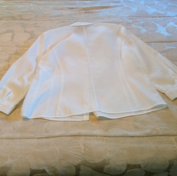 Jones New York signature Tuxedo Blouse - Picture 5 of 6